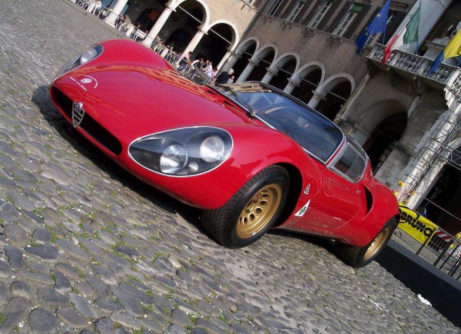  Alfa Romeo Tipo 33 Stradale 1967 года  (фото 19 из 30)